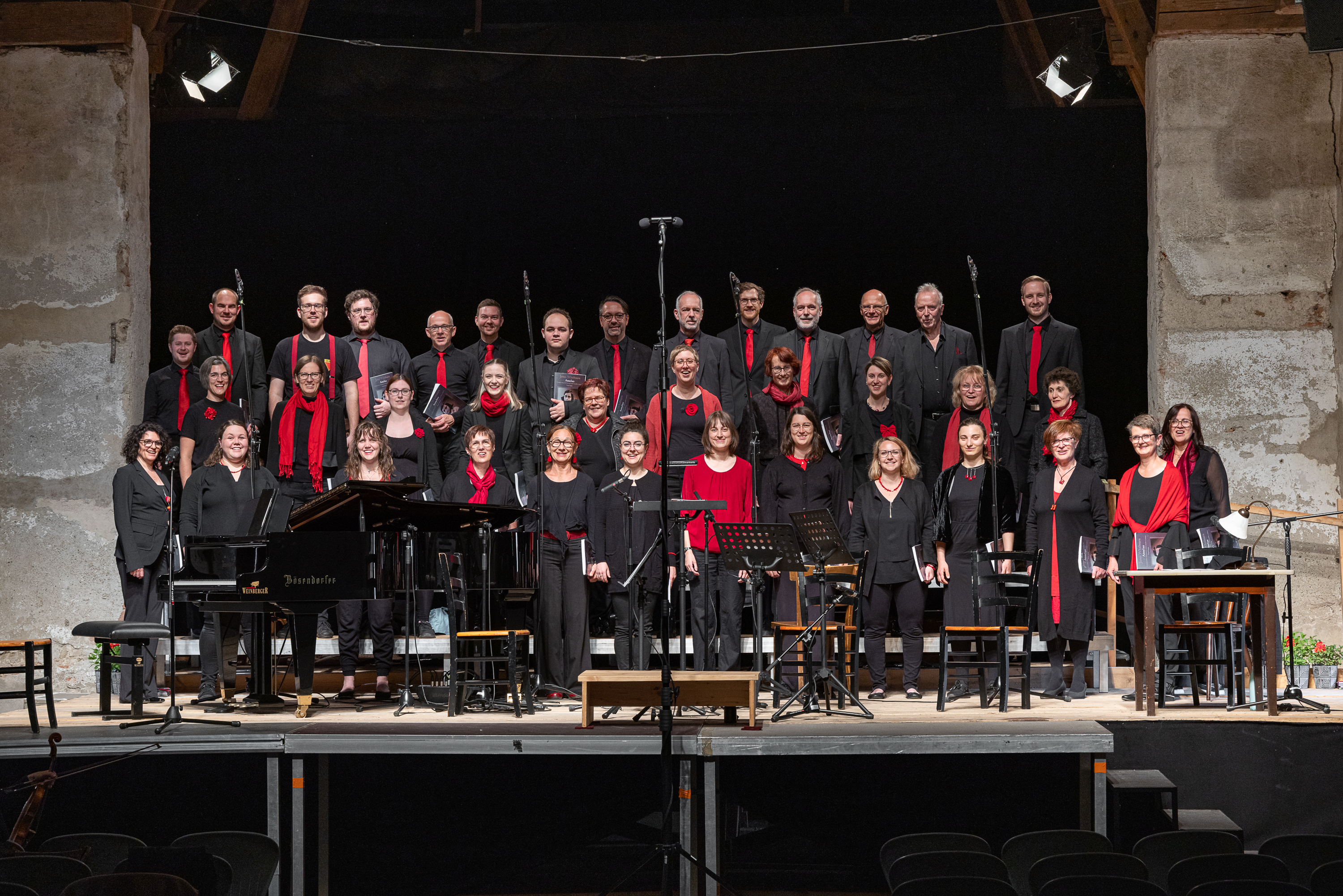 Der Chor VOCAMUS in der Stiftsscheune Wilhering (Konzert &ldquo;Annelies&rdquo;) | Foto: Fotostudio Eder Linz