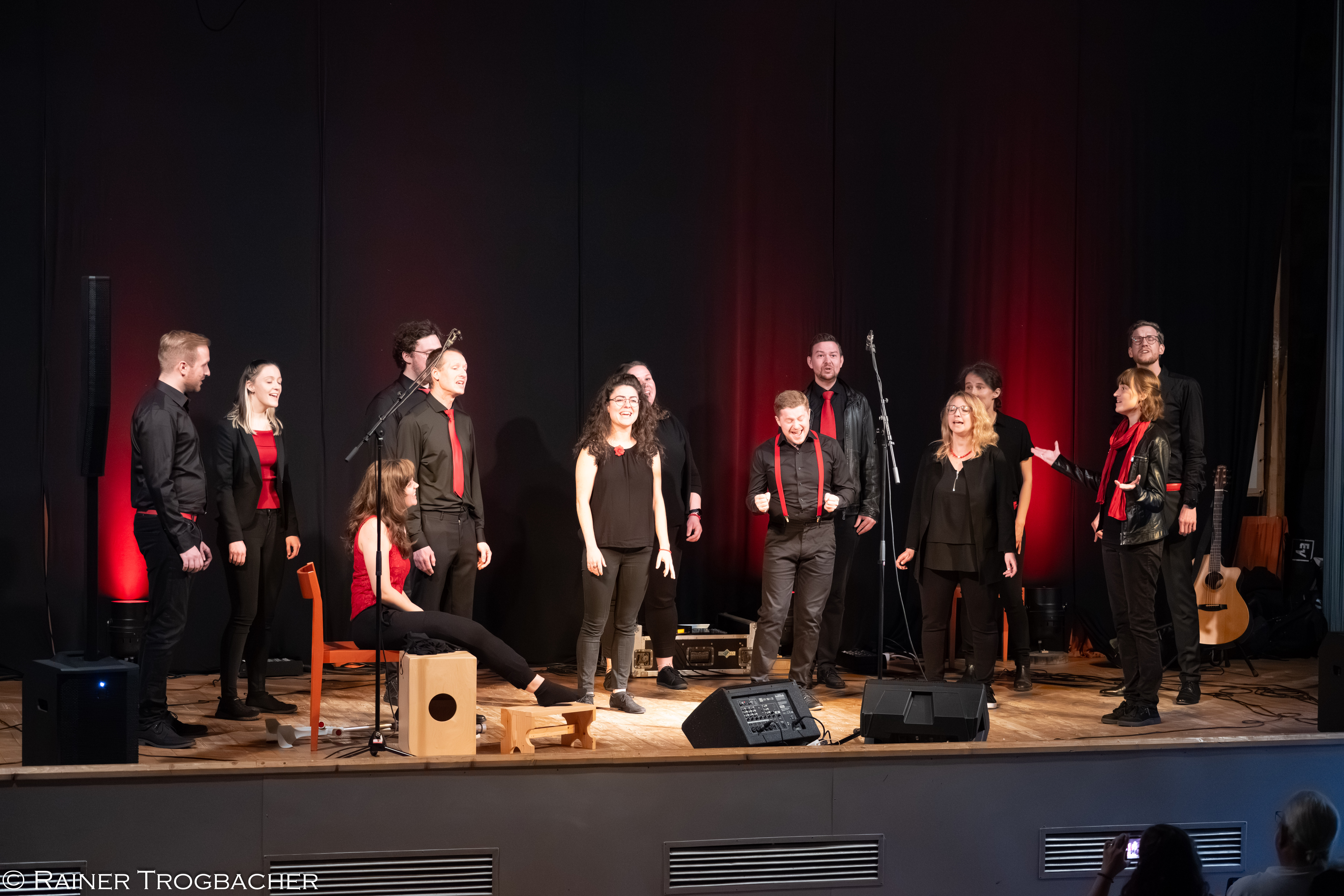 Das VOCAMUS Vocalensemble im Alten Kino in St. Florian | Foto: Rainer Trogbacher
