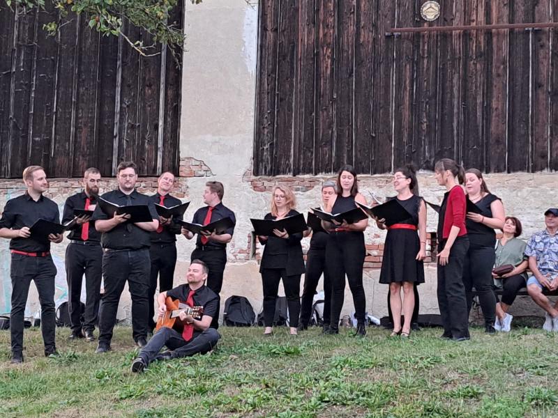 Featured image of post Überdosis G'fühl (Gartenkonzert in St. Florian)